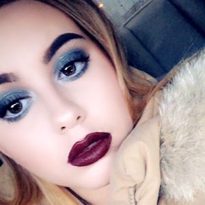 Meet your Posher, Clarissa